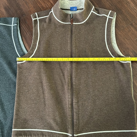 SET OF 2 WILKENS BROS ZIP UP VESTS - Picture 7 of 7